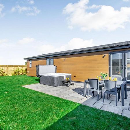 Отель Cotswold Gateway Escape Offenham Экстерьер фото